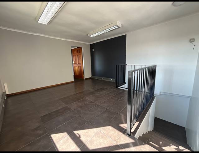 680M² WAREHOUSE TO LET IN SEBENZA